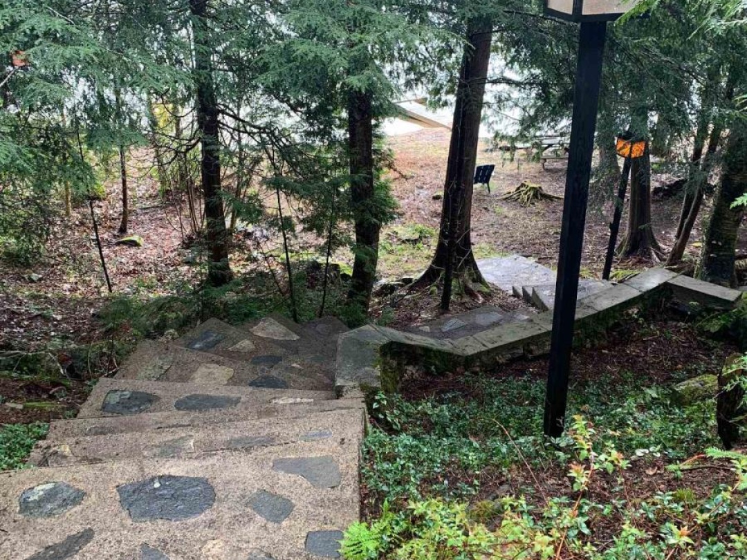 6213 KENNISIS LAKE ROAD, Kennisis Lake