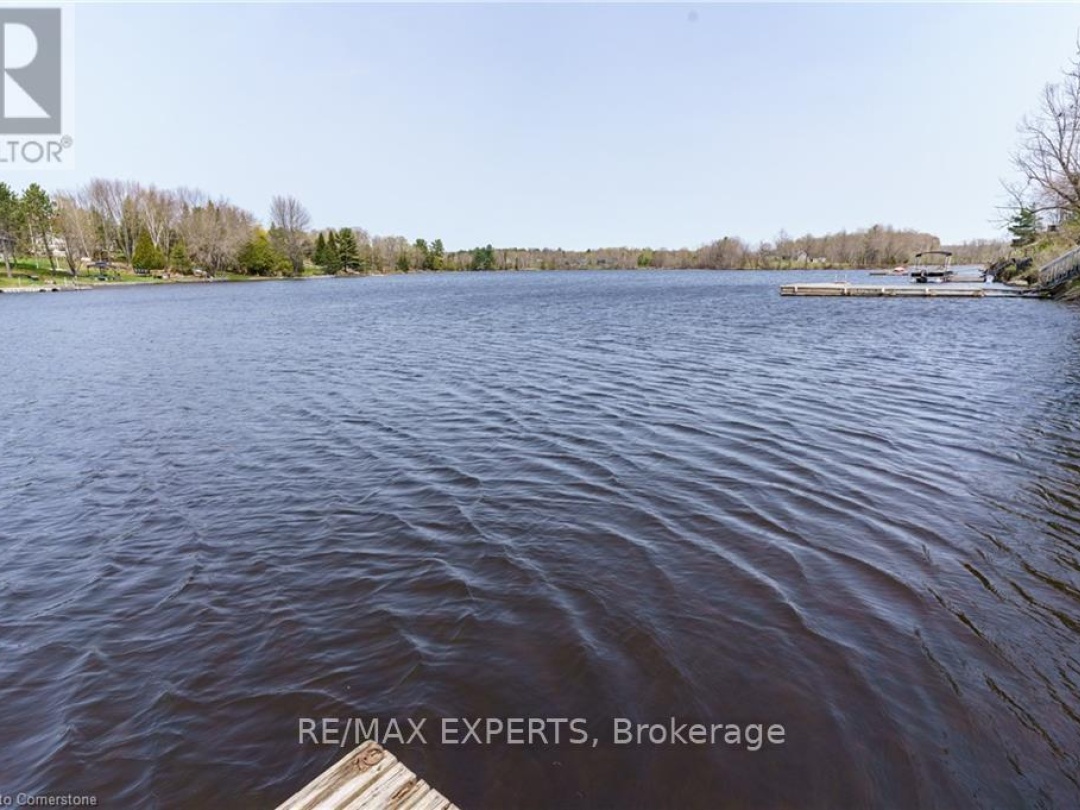 86 STONEY ROAD, Manitouwabing Lake