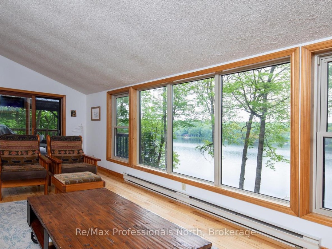 1008 SEVEN DWARFS CRESCENT, 