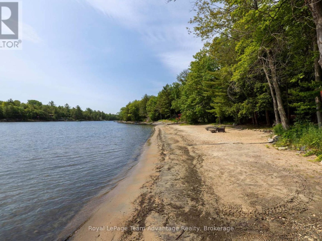 24 B717 ISABELLA ISLAND, 