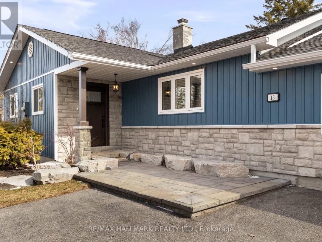 13 Pinetree Court, Lake Simcoe