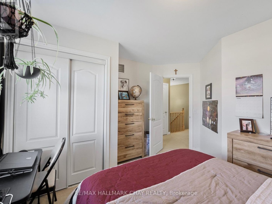 5 800 West Ridge Boulevard, Orillia