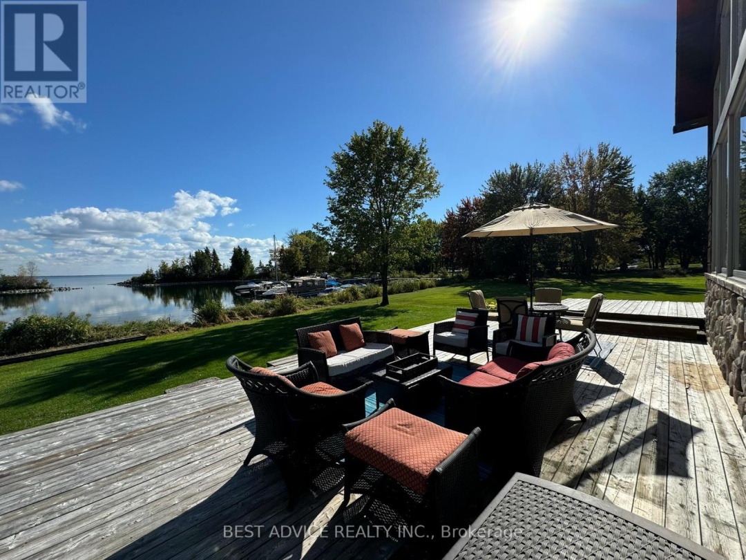 9 Fernwood Lane, Lake Simcoe