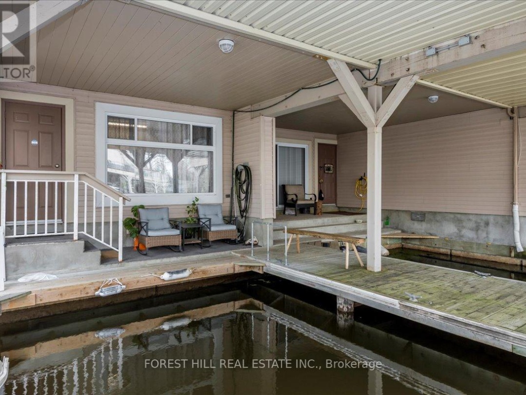 8 - 100 LAGUNA PARKWAY, 