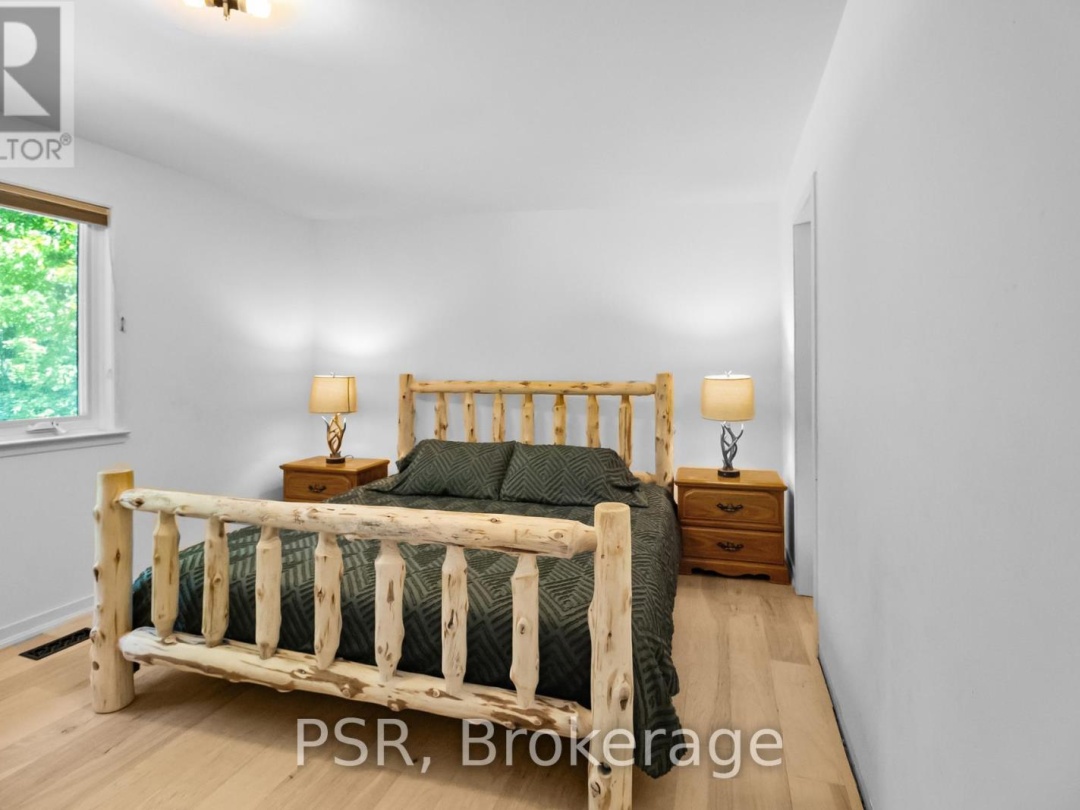 1030 S Sunset Bay Road, Lake Muskoka
