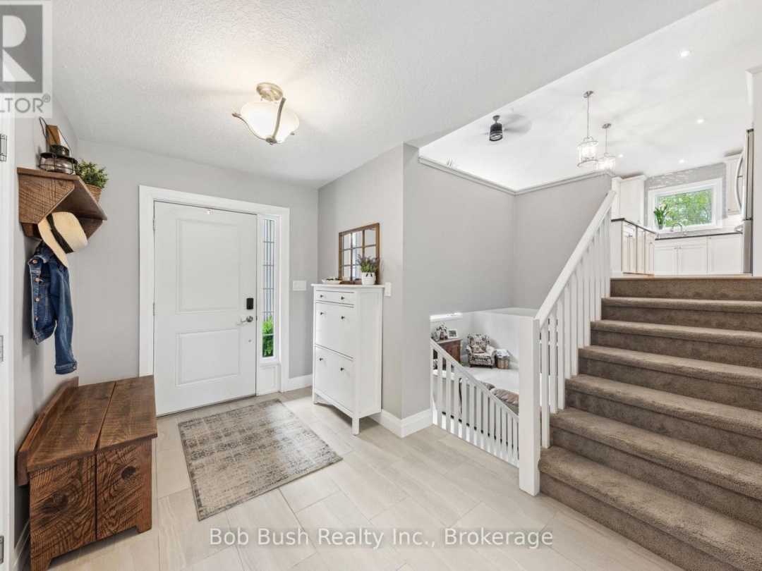 4 Davis Drive, Georgian Bay
