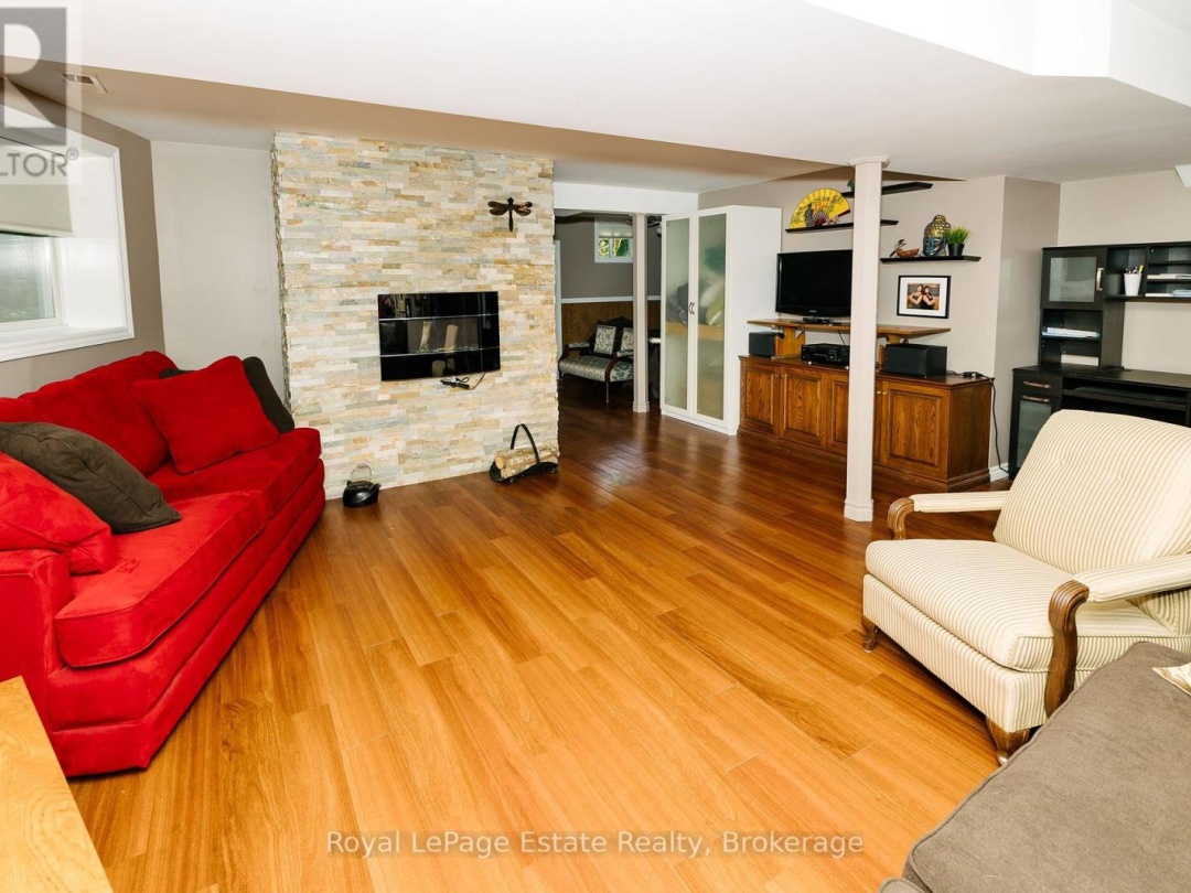 1157 BETWEEN LAKES TRAIL, Soyers Lake