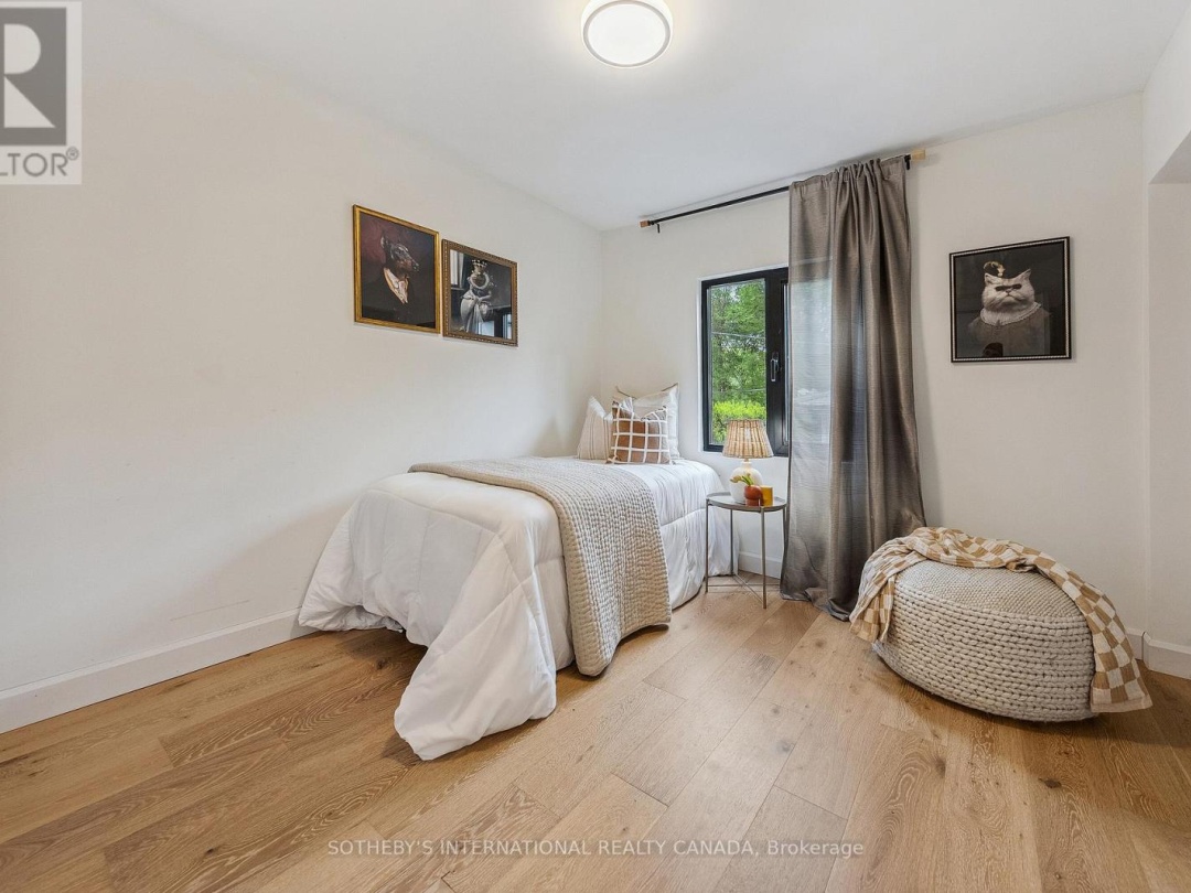 25 SILVER BIRCH STREET, 