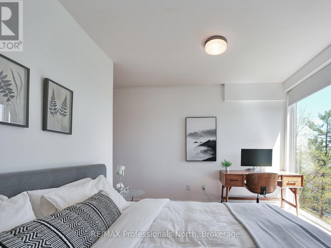 1004 Lipton Drive, Kennisis Lake