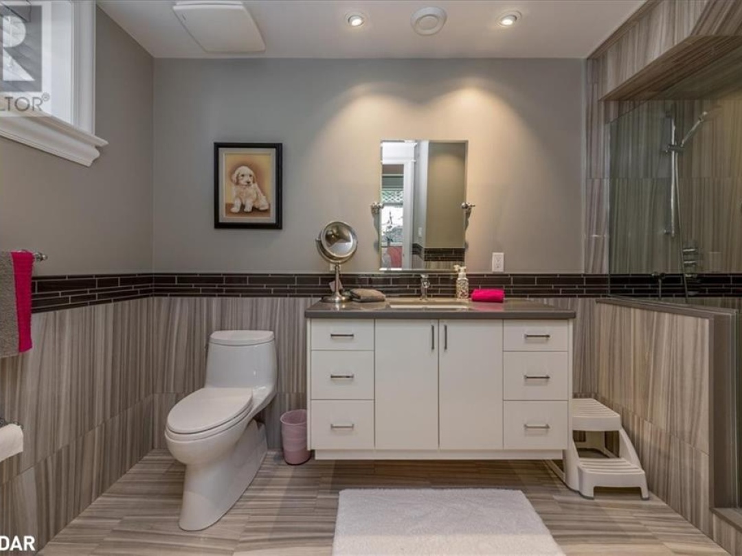 153 Creighton Street S, Lake Simcoe