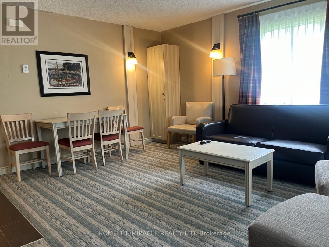 51/104 1235 Deerhurst Drive, Peninsula Lake