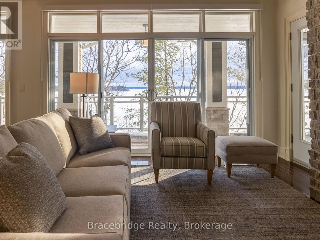 B101 B2 1869 Muskoka Rd 118 Highway W, 
