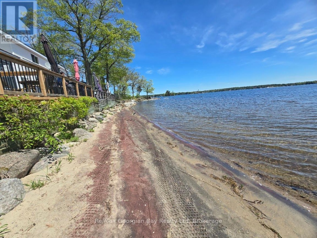 Beach Chalet #3 1230 Grandview Lodge Road, Sparrow Lake