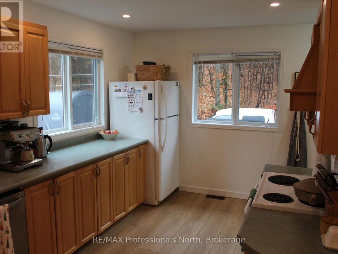 1121 OLD DONALD ROAD N, 