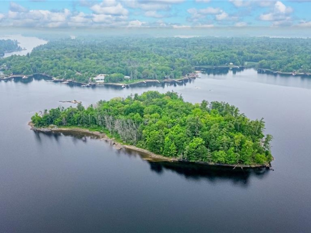 2 IS 880 GEORGIAN BAY, 