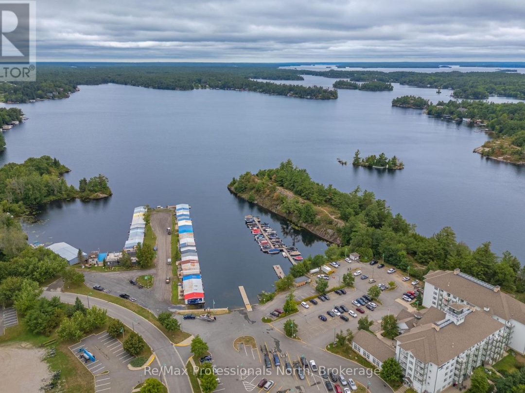 207 - 110 STEAMSHIP BAY ROAD, Muskoka Bay