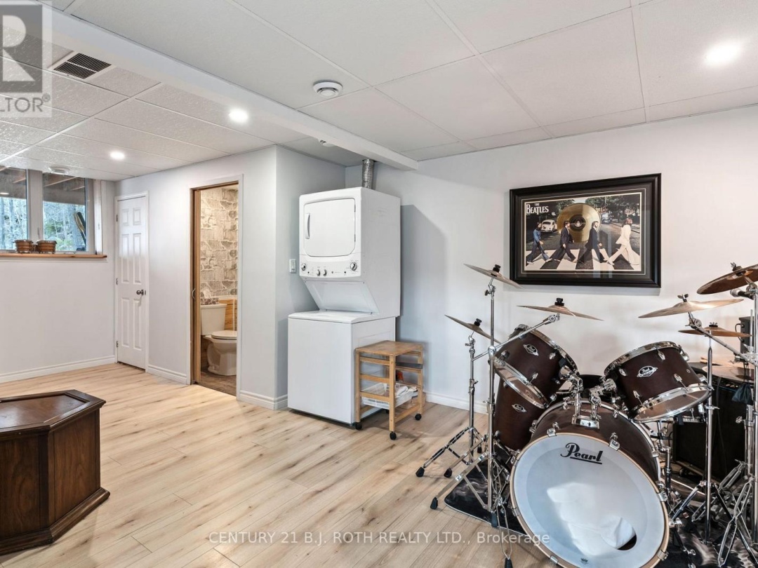1065 HENDERSON'S ROAD, Minden Hills (Lutterworth)