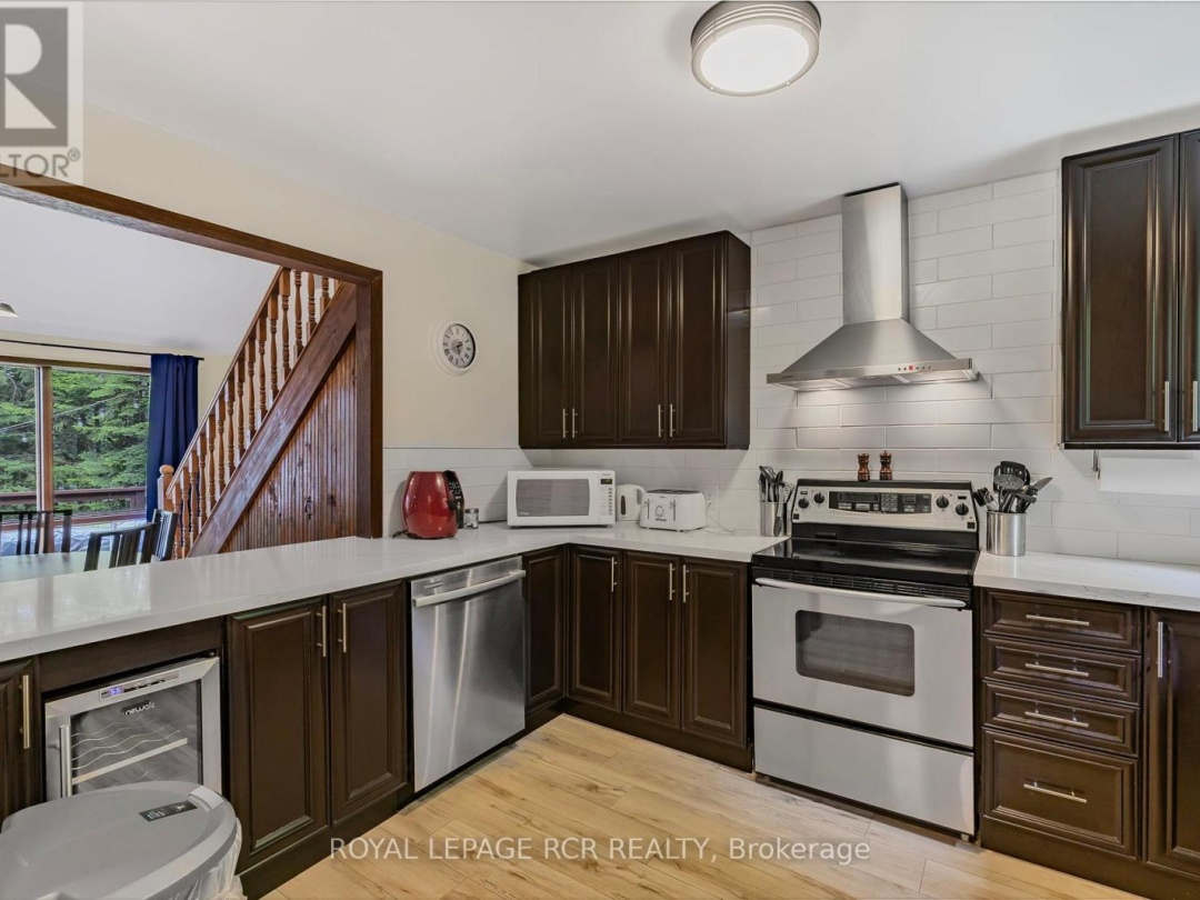 1034 BIRD LAKE CRESCENT, 