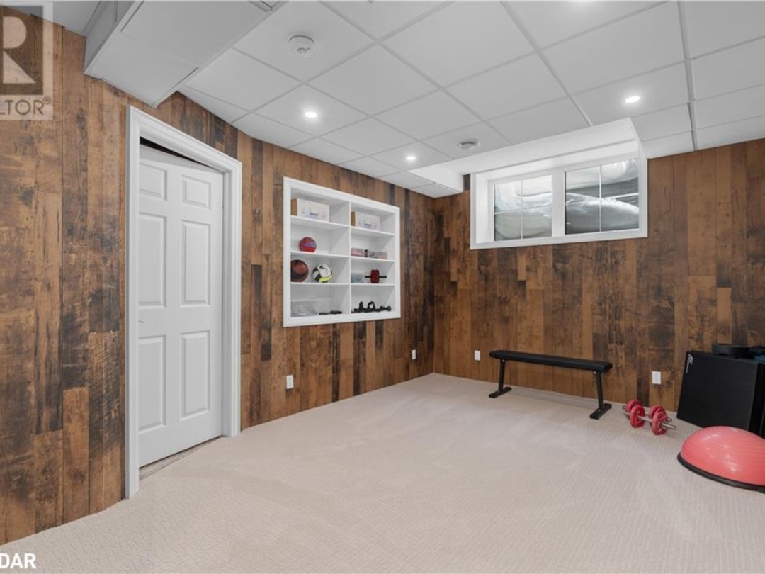 12 Thoroughbred Drive, Oro-Medonte