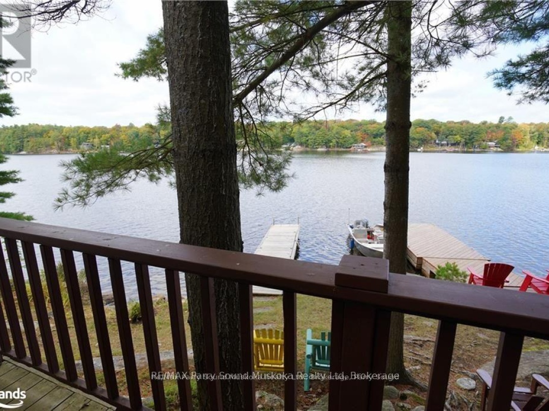121 Healey, Healey Lake