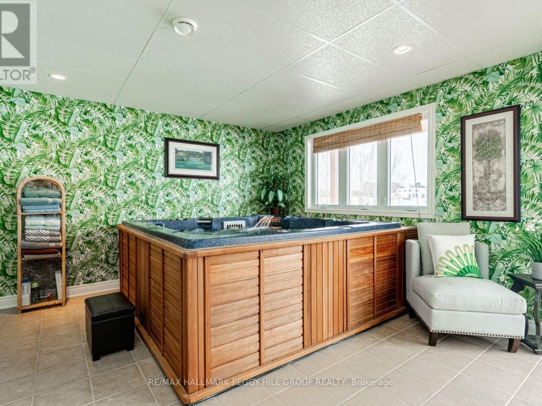 1372 DIVISION ROAD E, 