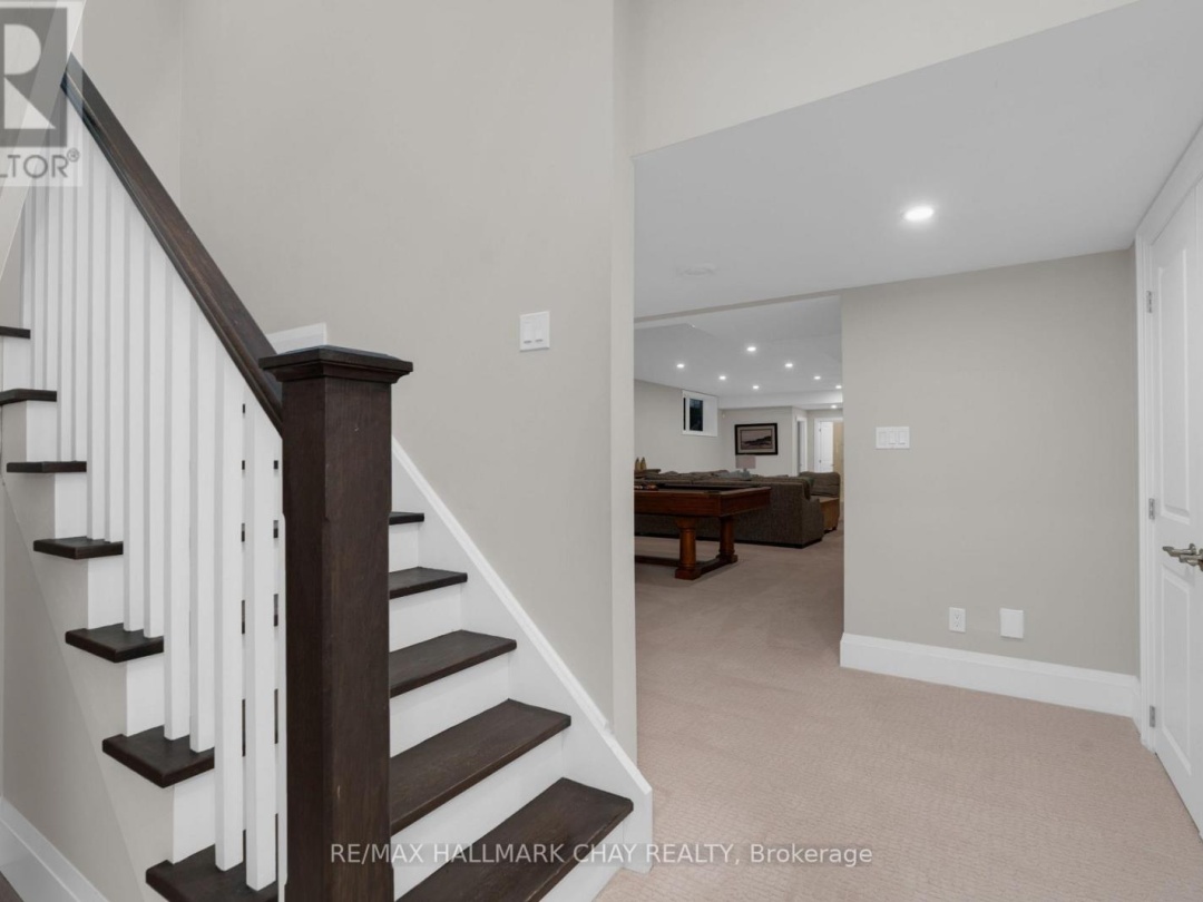 12 Thoroughbred Drive, Oro-Medonte
