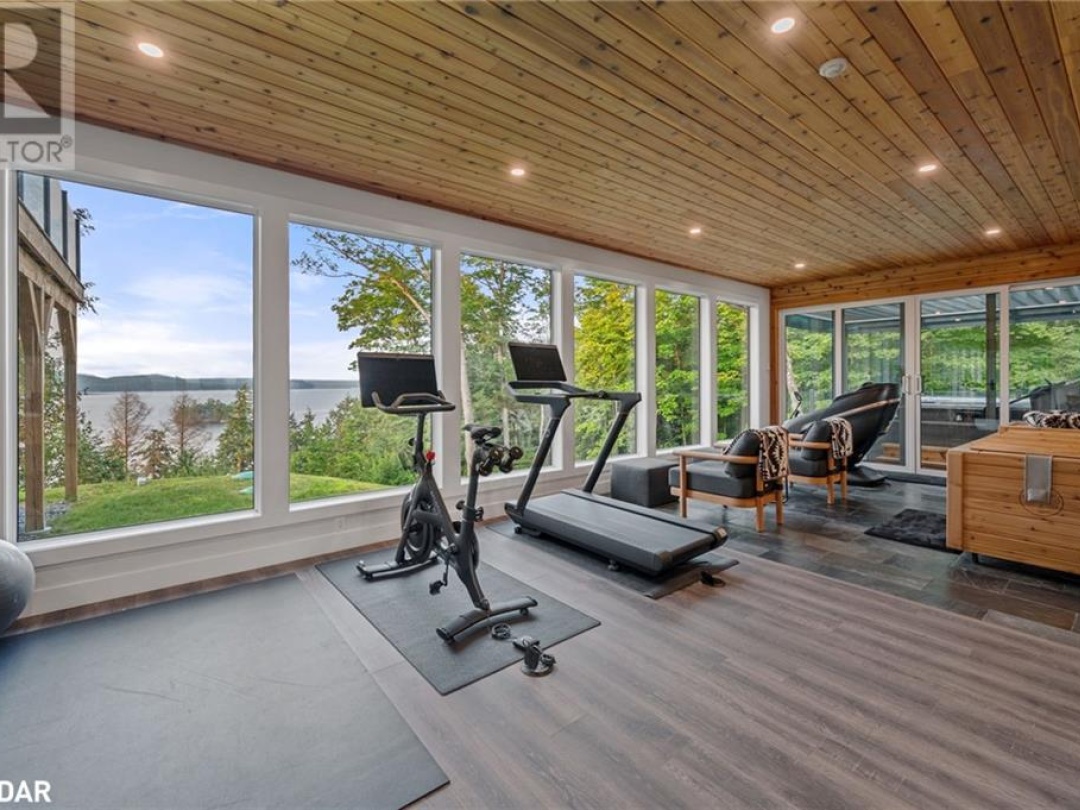 124 CLAREN CRESCENT Crescent, 