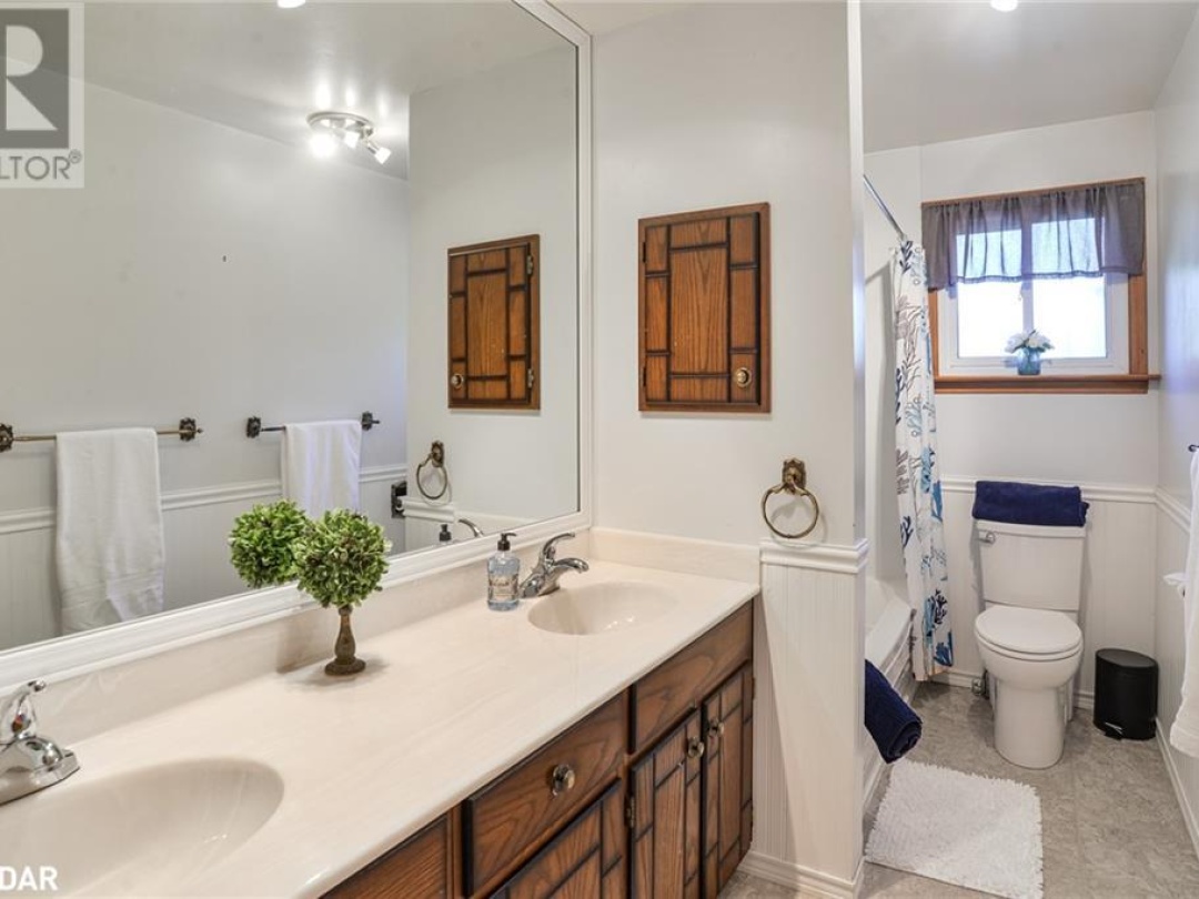 35 OLD INDIAN Trail, 