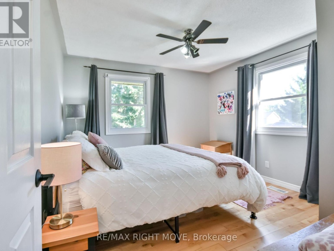 2009 MARCHMONT ROAD, 