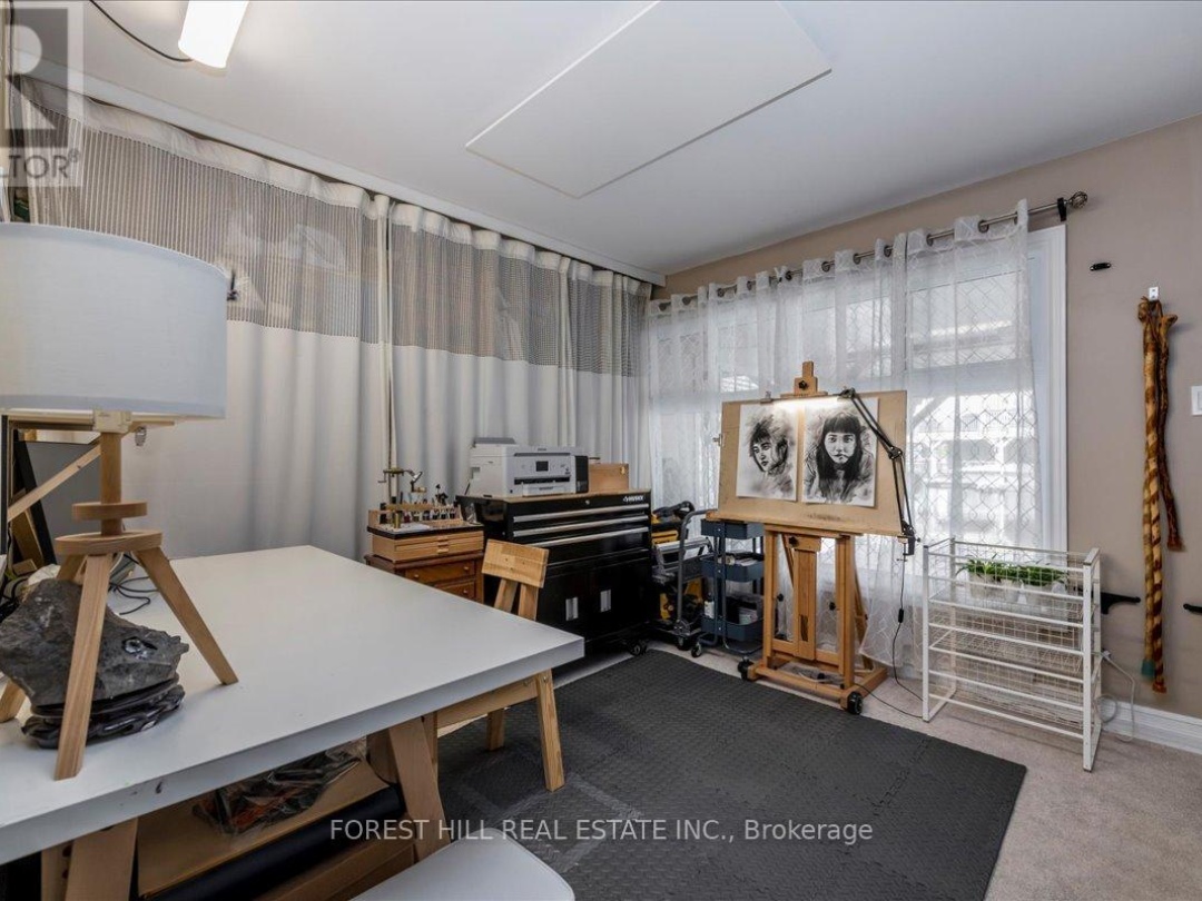 8 - 100 LAGUNA PARKWAY, 