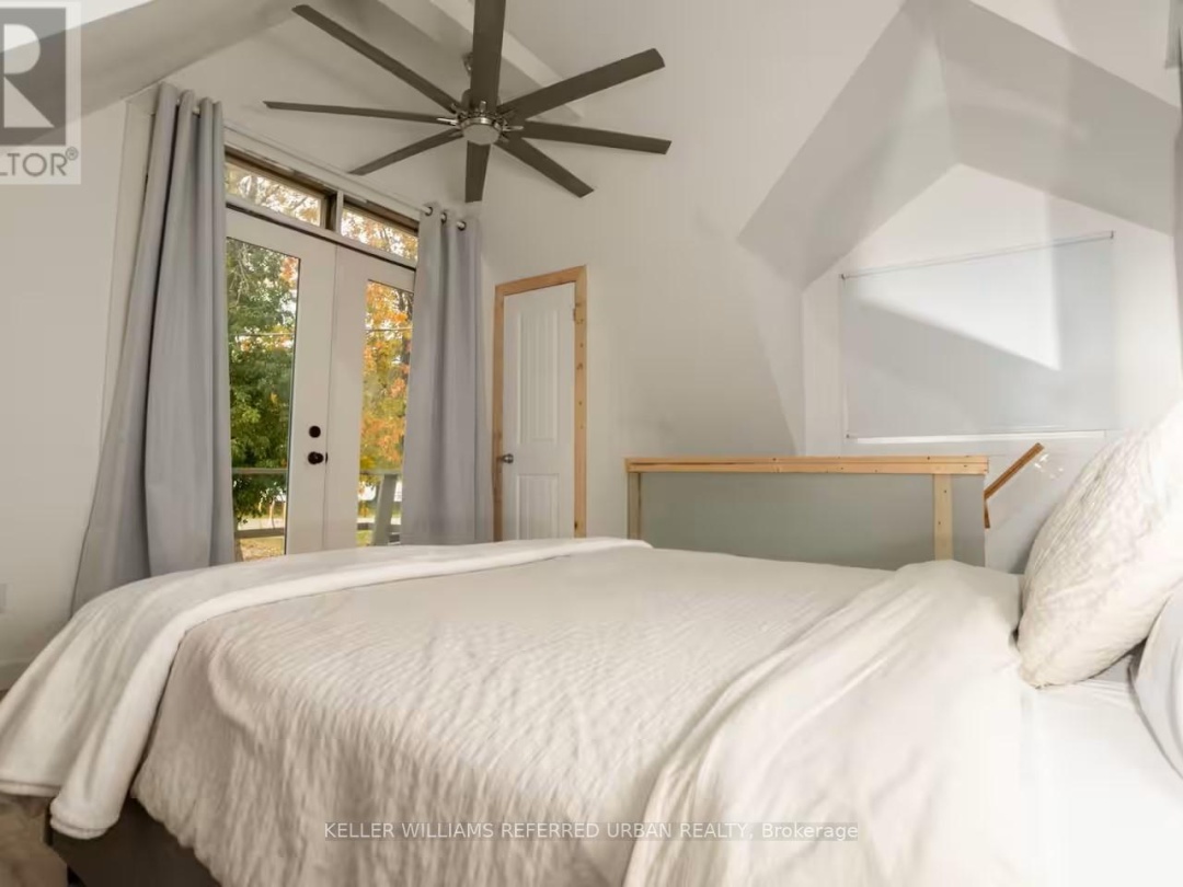 18 HARBOUR PARK CRESCENT S, 