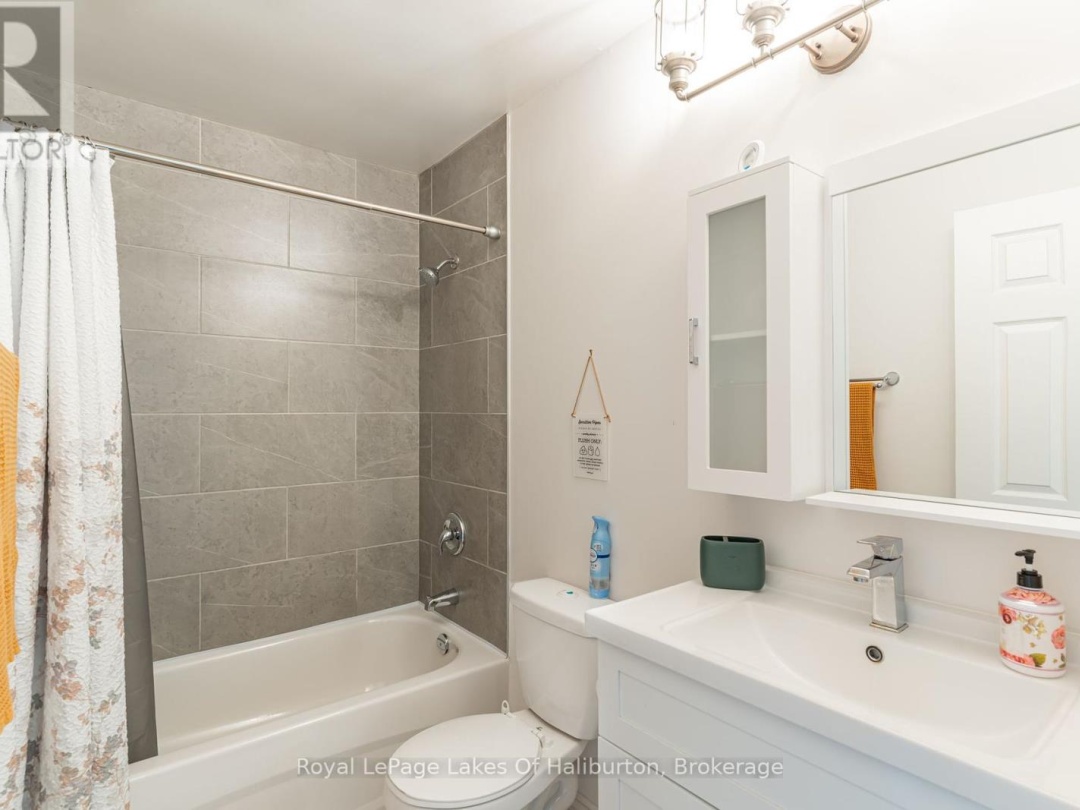 1117 Mistivale Road, Gull Lake
