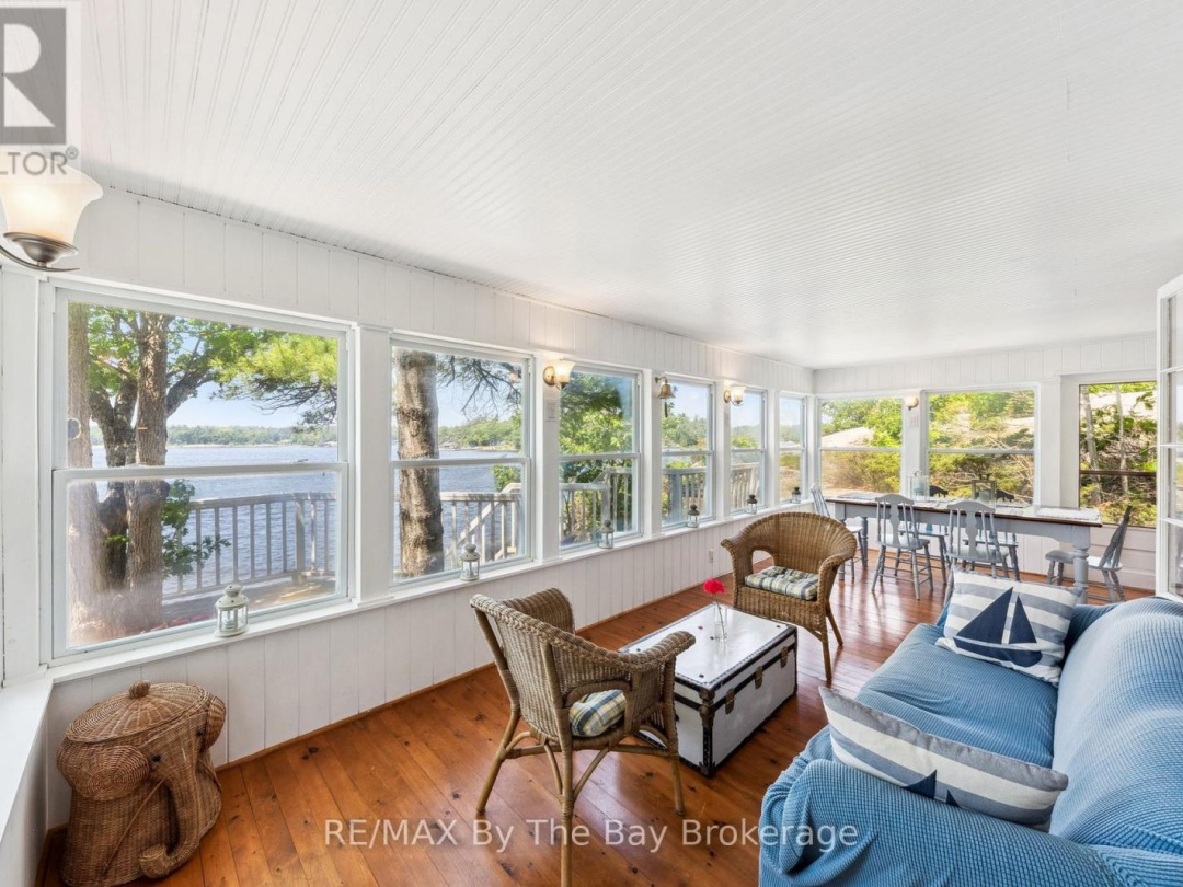 3572 ISLAND 820/MERMAID ISLAND, 