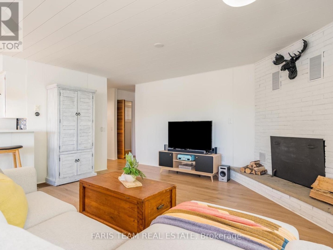 1010 Sanderson Road, Clearwater Lake
