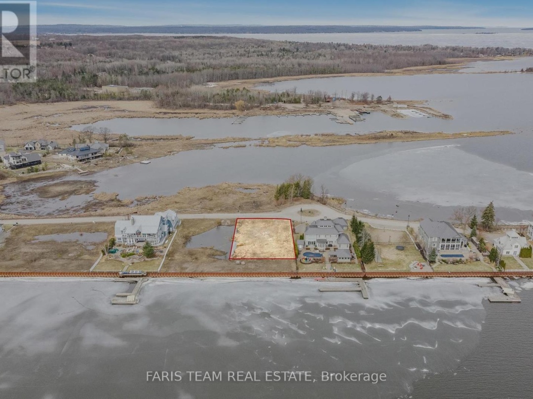 35 77 Dock Lane, Georgian Bay