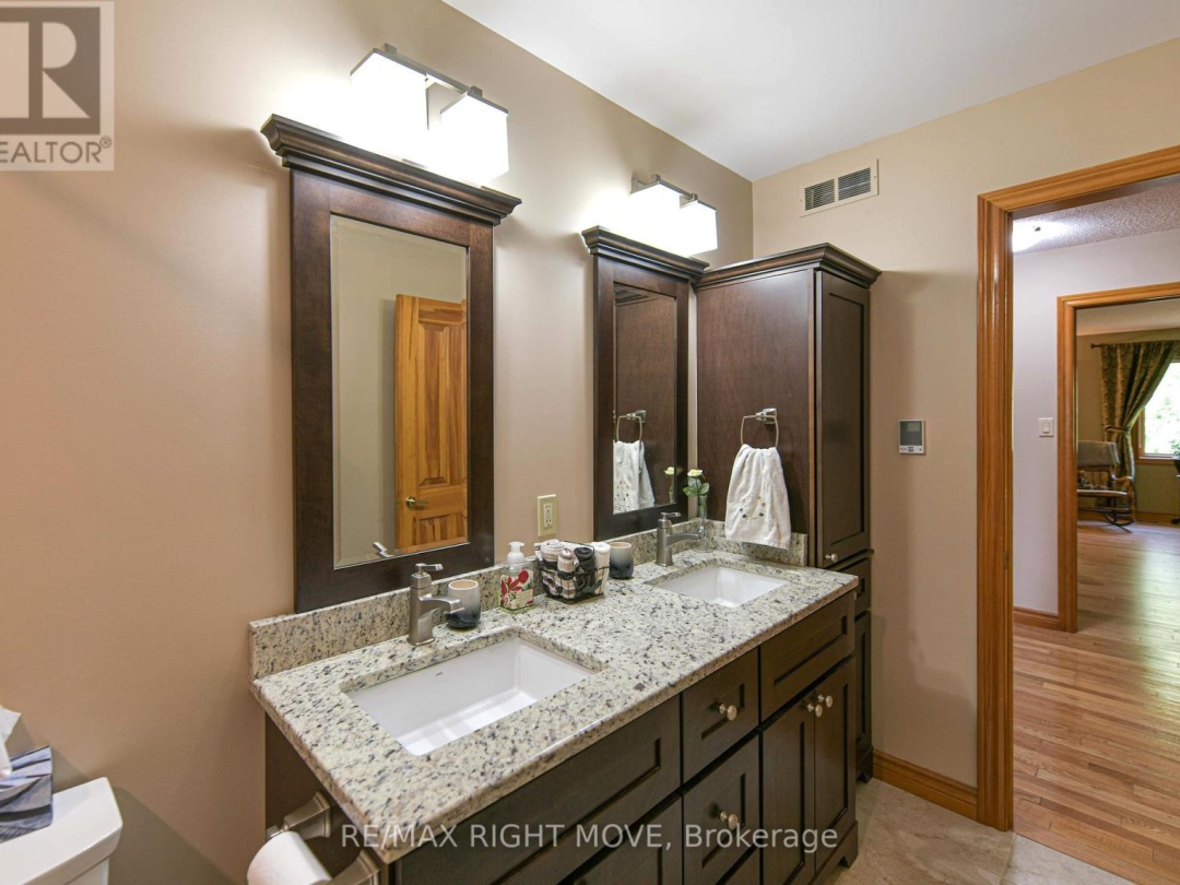 1892 CARRIAGE COURT, 