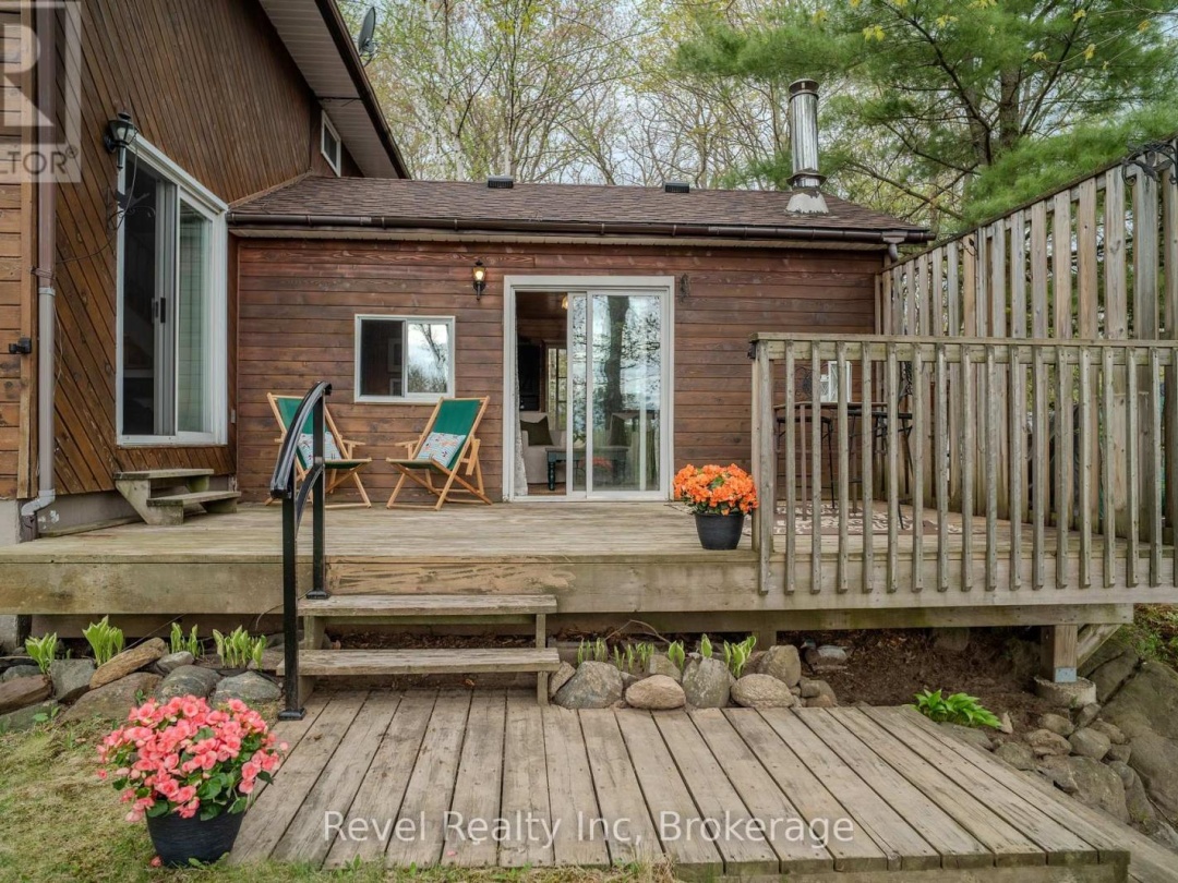 14 Swallow Road, Miller Lake
