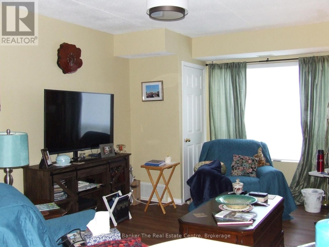 205 - 115 BOND STREET E, 