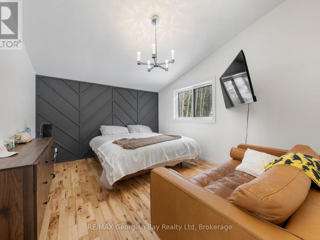 1745 TWIN OAKS CRESCENT, Matchedash 