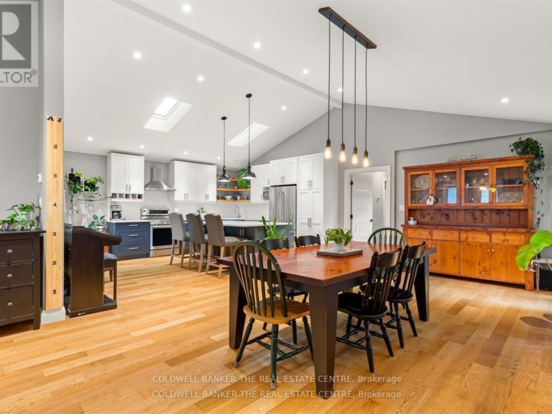 2656 WESTSHORE CRESCENT, 
