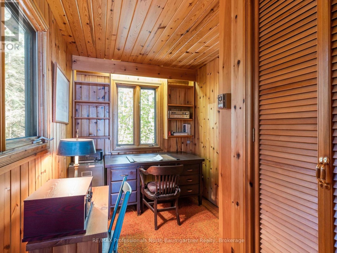 6469 Kennisis Lake Road, Kennisis Lake