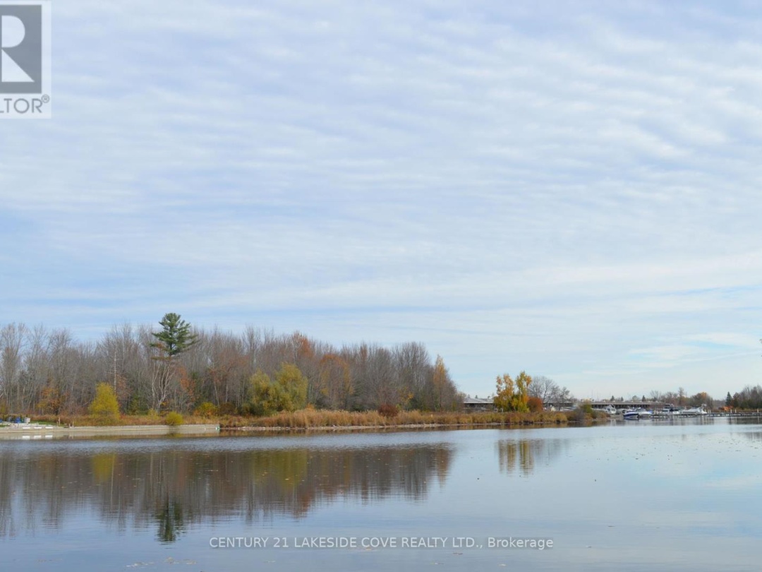 47 Paradise Boulevard, Lake Simcoe