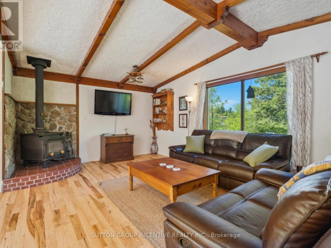 11 MACKENZIE PLACE, Balsam Lake