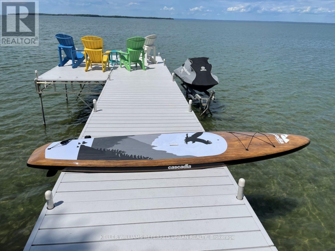 210 Morrison Avenue, Lake Simcoe