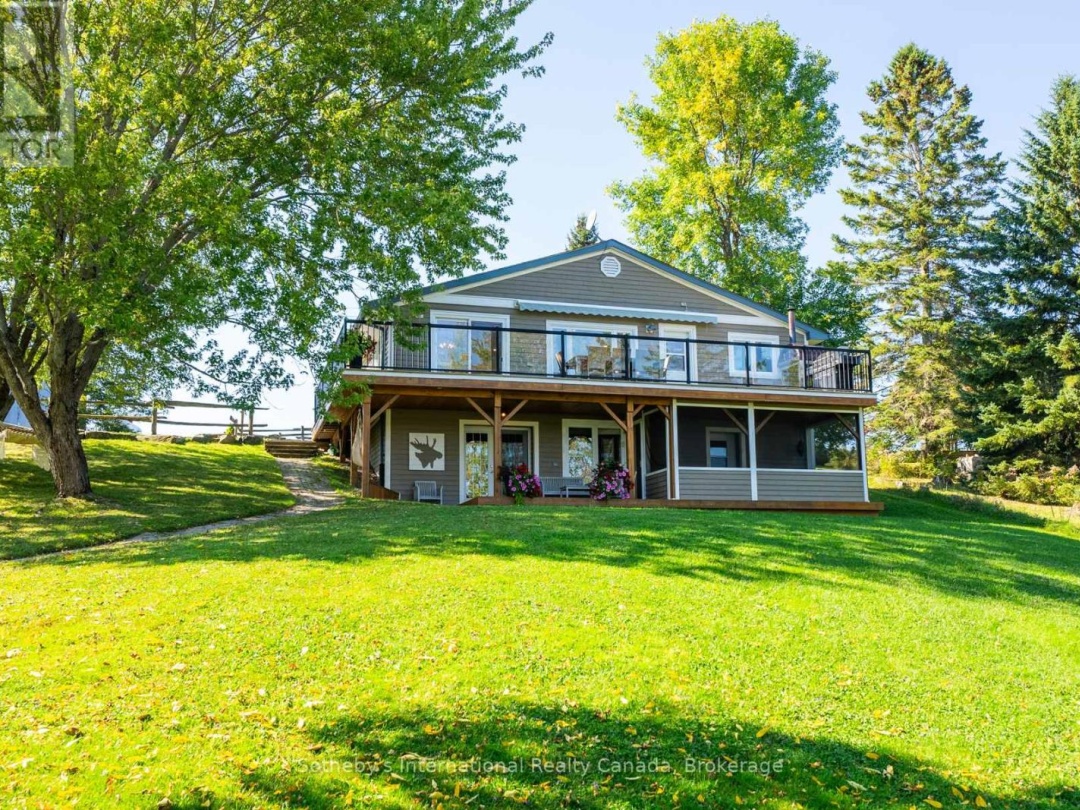 1111 Maplehurst Drive, Peninsula Lake