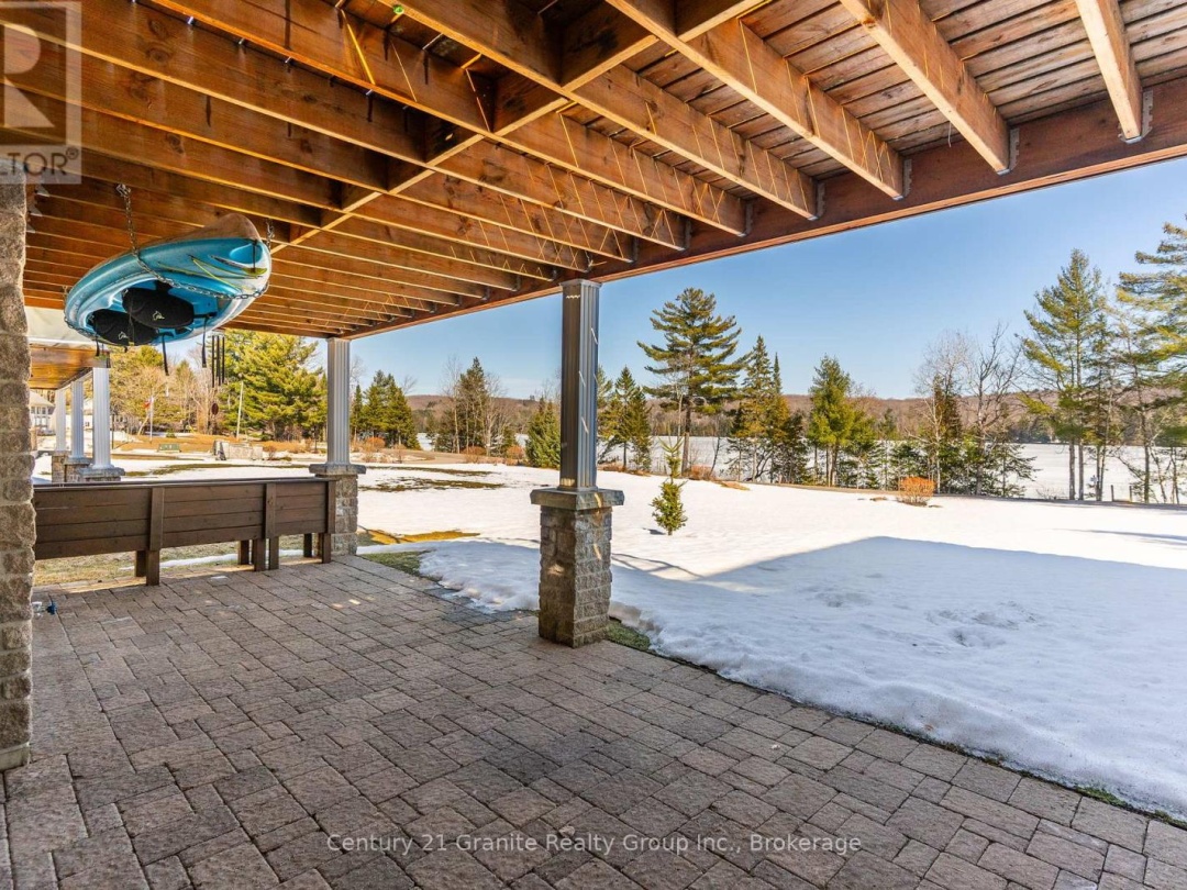 17 Webb Circle, Kashagawigamog Lake