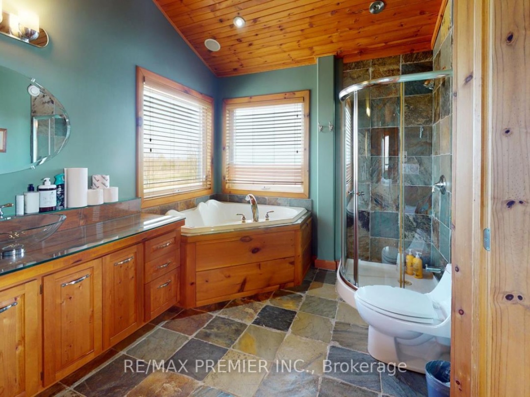 31 PARADISE BOULEVARD, 