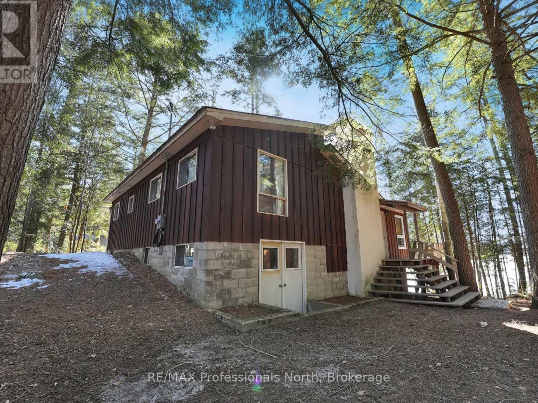 6547 Kennisis Lake Road, Kennisis Lake