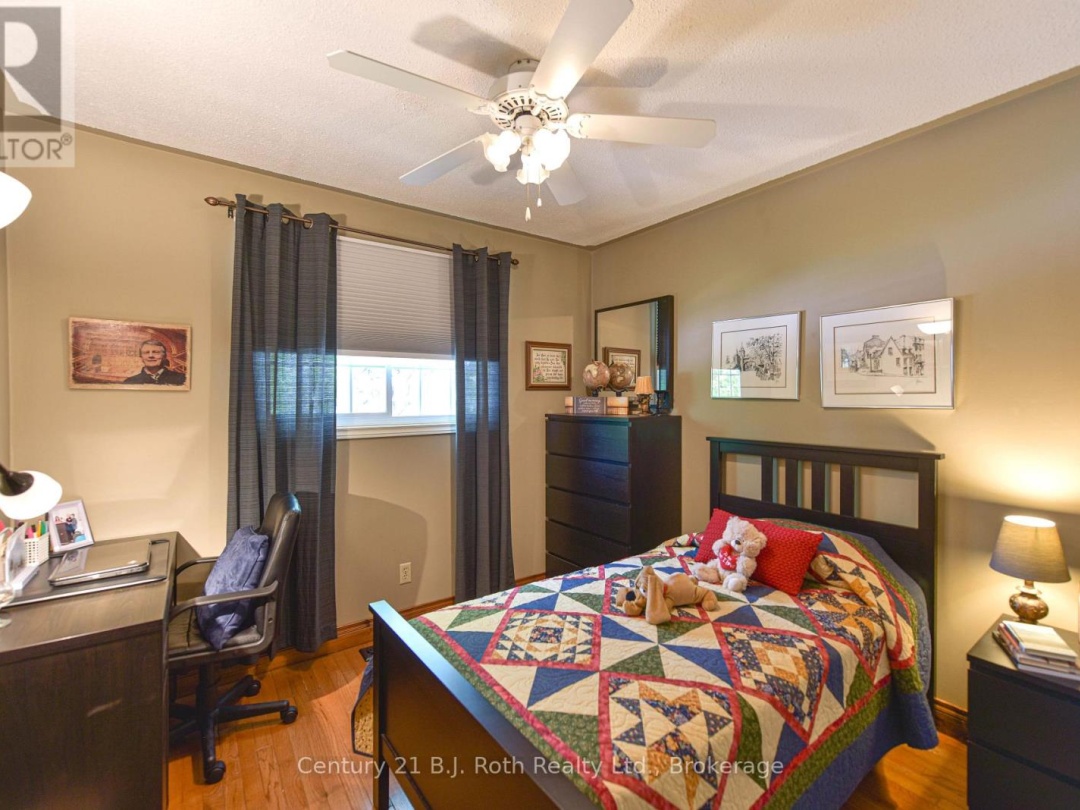 297 MATCHEDASH STREET N, 