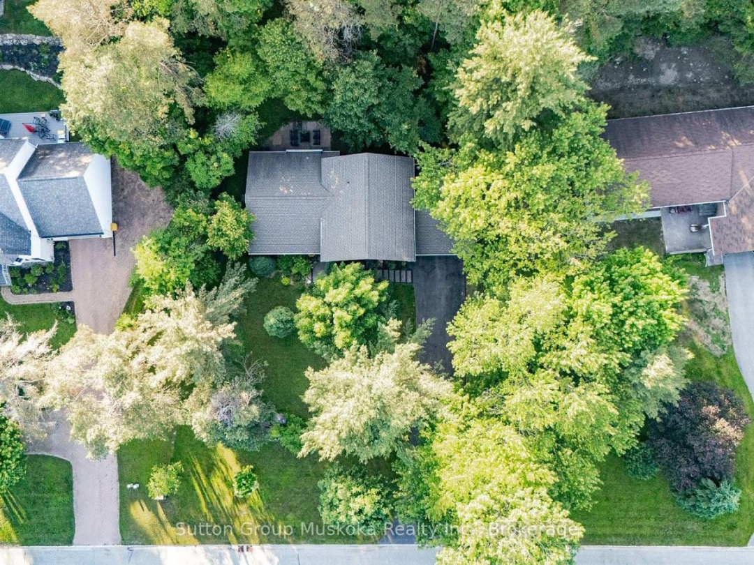 12 SILVER OAKS CRESCENT, 
